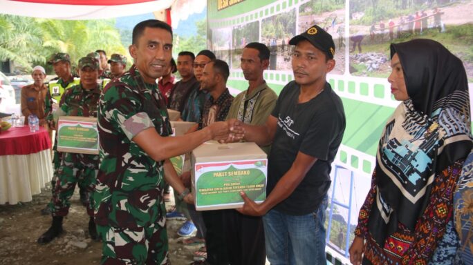 Dandim 0105/Abar Dampingi Danrem 012/TU Resmikan Jembatan Cinta Kasih Sikundo Teuku Umar