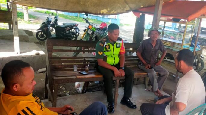 Jalin Keakraban Babinsa Bandar Baru Lakukan Komunikasi Sosial Bersama Warga Binaan