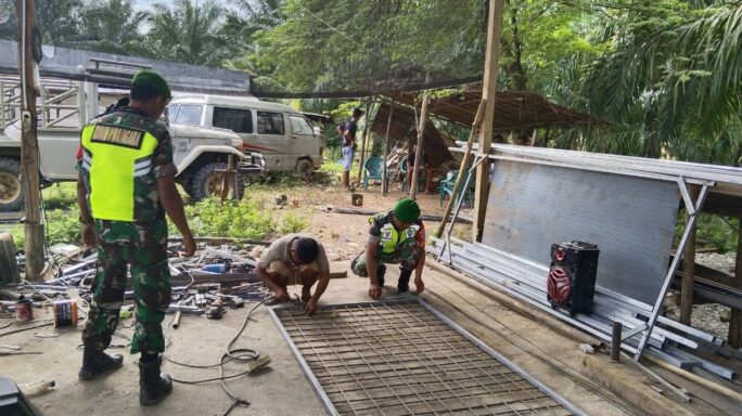 Sambangi Warga Desa Binaan Babinsa Laksanakan Komsos Rutin