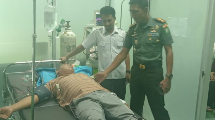 Dandim 0105/Abar Jenguk Pasi Intel Yang Dirawat Inap Di RSUD Cut Nyak Dhien Meulaboh
