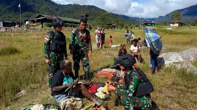 Satgas Yonif 116/Garda Samudra Pos Jila Laksanakan Komsos Dengan Masyarakat