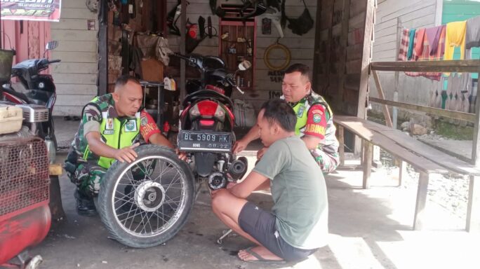 Babinsa Laksanakan Anjangsana Ke Bengkel Sepeda Motor