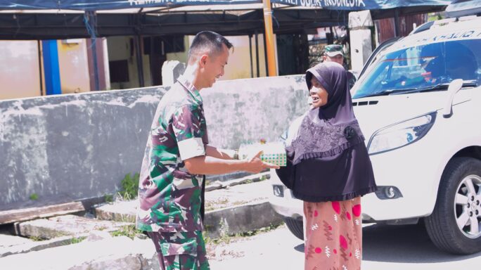 Jum’at Berkah, Kodim 0107/Aceh Selatan Berbagi Kebahagian Kepada Masyarakat