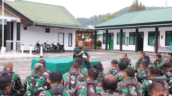 Demi Kelancaran Tugas, Dandim Memberikan Jam Komandan