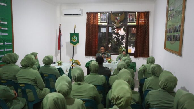 Pengarahan Kapendam IM kepada anggota Persit Kartika Chandra Kirana Ranting 3 Pen Cabang I Sinteldam PD IM.