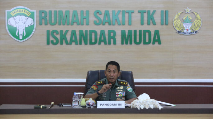 Pangdam IM Pimpin Rapat Dewan Pengawas dalam rangka Evaluasi Kinerja Rumkit Tk. II IM sebagai Rumah Sakit Badan Layanan Umum TA 2023.