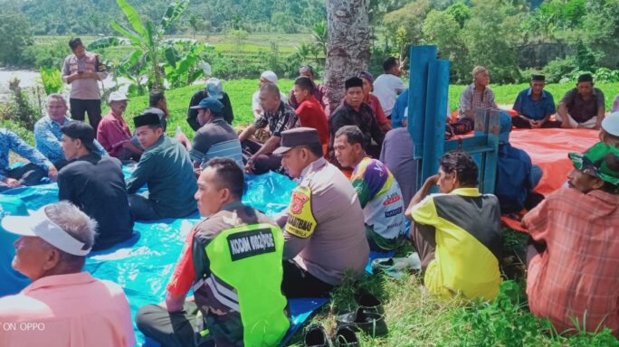 Babinsa Keumala Hadiri Acara Kenduri Blang Tradisi Masyarakat Menjelang Musim Tanam Padi