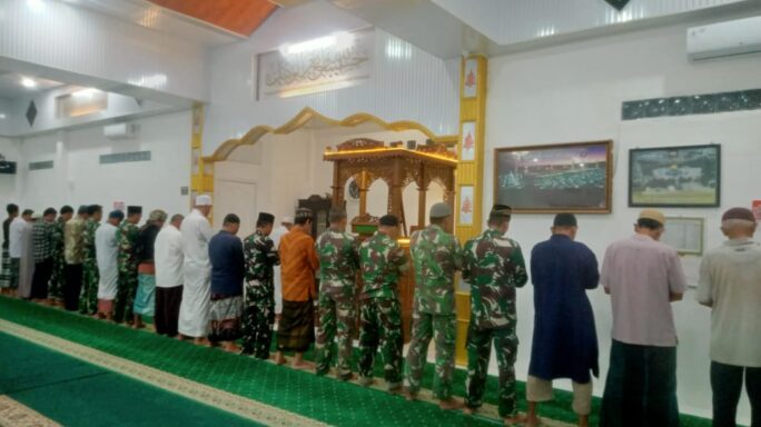 Babinsa Jajaran Koramil 0108 – 01/Lawe Sigala Laksanakan Manunggal Subuh Berjamaah