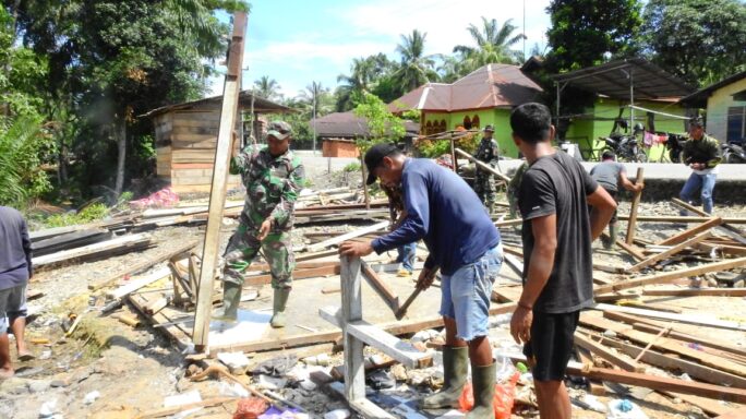 Satgas TMMD Reguler ke- 119 Kodim 0117/Aceh Tamiang, Mulai Bongkar Rumah Sasaran RTLH
