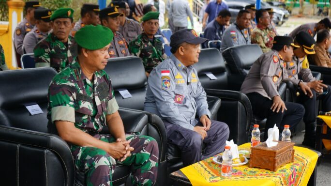 Dandim 0117/Aceh Tamiang Hadiri Apel Siaga Dan Penyerahan Sat Linmas Pemilu 2024