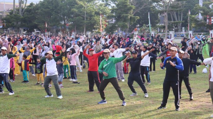 Meriahkan Hut Kota Tekengon Ke – 447, Antusiasme Warga Bersama Kodim 0106/Ateng
