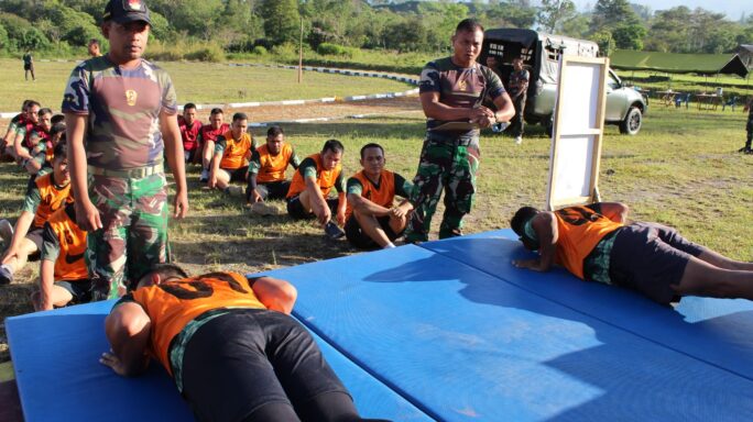 Personel Batalyon Infanteri 114/Satria Musara Melaksanakan Pengambilan data nilai Garjas