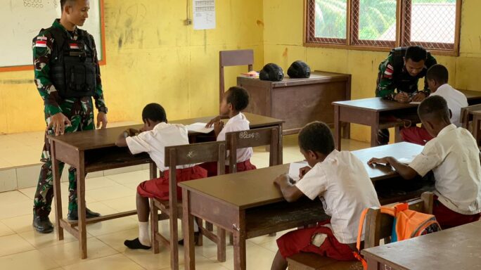 Satgas Pamtas Statis RI-PNG Yonif 111/KB Siapkan Tenaga Pendidik