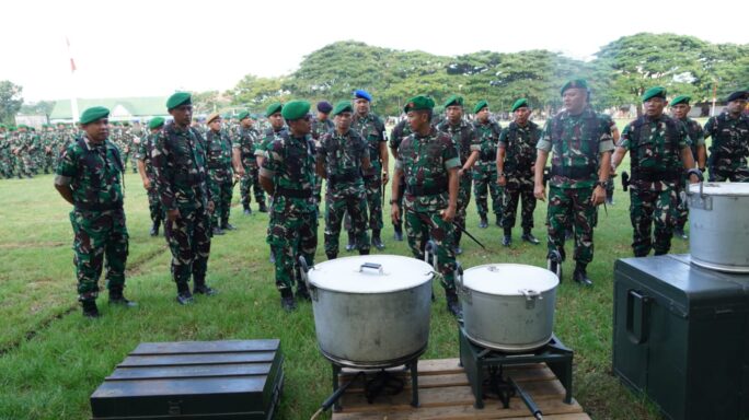 Bekang Kodam Iskandar Muda Siapkan Dapur Lapangan untuk Pengamanan Pemilu 2024 di Aceh.