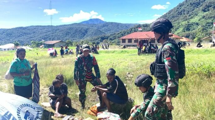 Satgas Pam Obvitnas PT. FI Yonif 116/Garda Samudra Pos Jila Laksanakan Komsos Dengan Masyarakat