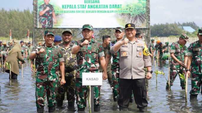 Kepala Staf Angkatan Darat tanam 64.500 Bibit Mangrove Secara Serentak di seluruh Wilayah Prov. Aceh.