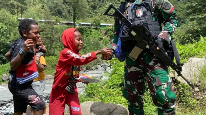 Satgas Yonif 116/Garda Samudra Laksanakan Komunikasi Sosial dengan Masyarakat