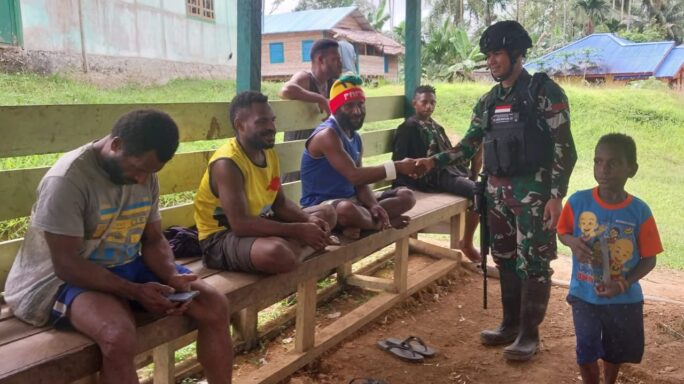 Untuk Menjaga Hubungan Baik Dengan Masyarakat Satgas Pamtas Statis RI-PNG Yonif 111/KB Melaksanakan Silaturrahmi