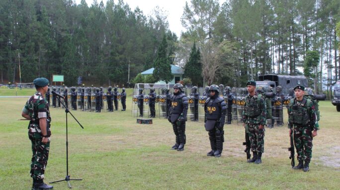 Danyonif 114/Satria Musara Pimpin Apel Kesiapsiagaan Guna Mewujudkan Pemilu 2024 Damai dan Sejuk.