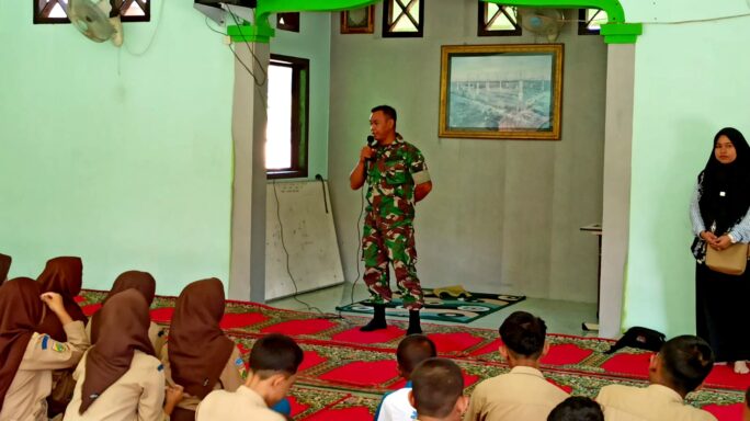 Bati Tuud Koramil 14/Baiturrahman Sosialisasikan Wawasan Kebangsaan dan Penerimaan Siswa Baru di Banda Aceh
