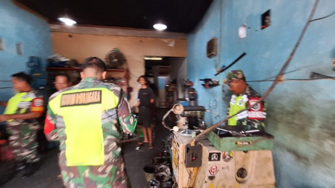 Bersama Warga Desa Binaan Babinsa Sasar Usaha Bengkel Las Dan Bubut