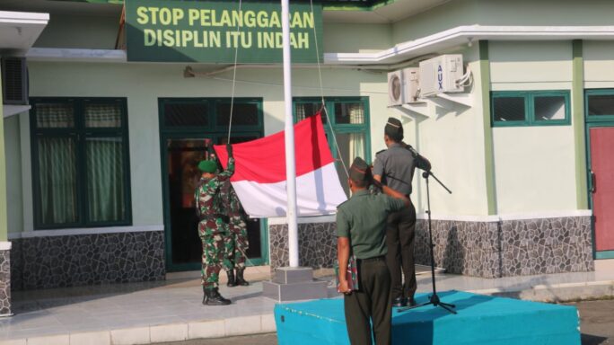 Dandim 0105/Abar Pimpin Upacara Bendera Bulanan Sekaligus Membacakan Amanat Pangdam IM