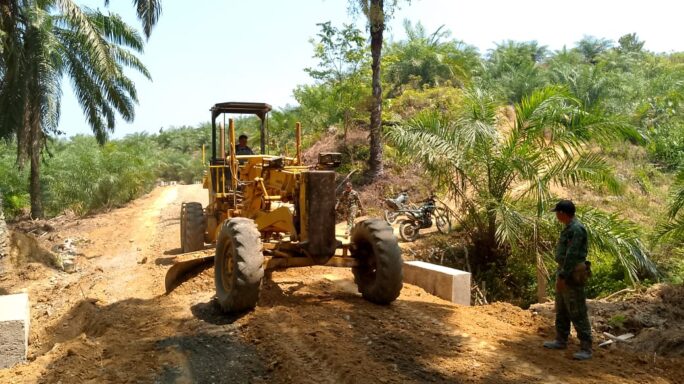 Jelang Penutupan, Pekerjaan Pembukaan Jalan TMMD Reguler Ke 119 Kodim 0117/Aceh Tamiang Terus Dikebut.