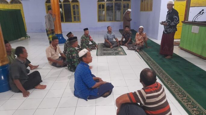 Sholat Subuh Berjamaah, Silaturahmi Babinsa Dengan Masyarakat Semakin Kuat.