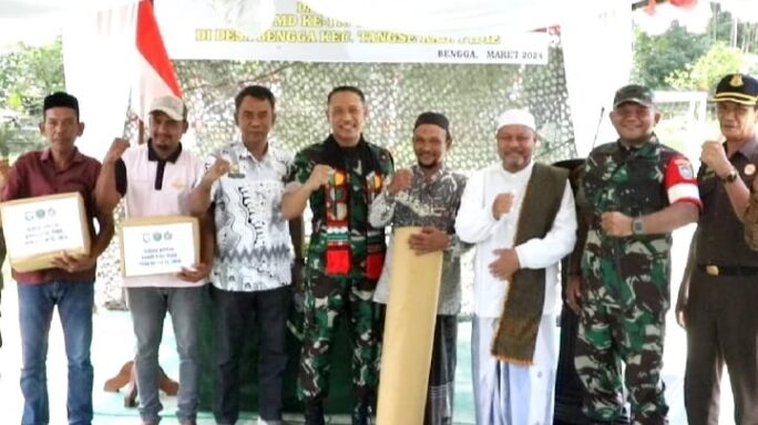 Tim Wasev Mabes TNI, Dandim 0102/Pidie Serahkan Sarana Kontak kepada Masyarakat Gampong Beungga