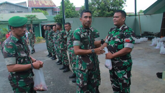 Lestarikan Tradisi Meugang, Dandim 0105/Abar Bagikan Daging Kepada Prajurit
