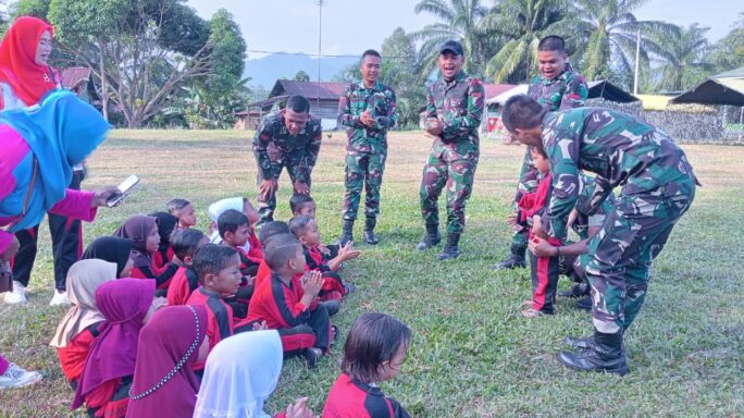 Satgas TMMD Reguler Ke 119 Kodim 0117/Aceh Tamiang Beri Wasbang Bagi Anak-anak TK N 2 Tamiang Hulu