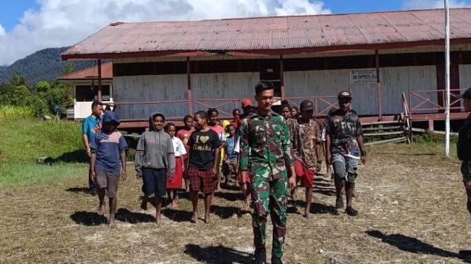 Pos Jila Satgas Yonif 116/Garda Samudra Ajarkan PBB ke Siswa SD Inpres