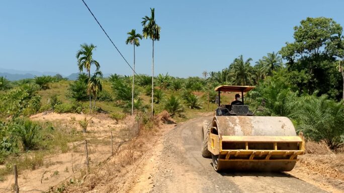 Kejar Target, Alat Berat terus Dipacu Satgas TMMD Reguler Ke 119 Kodim 0117/Aceh Tamiang.