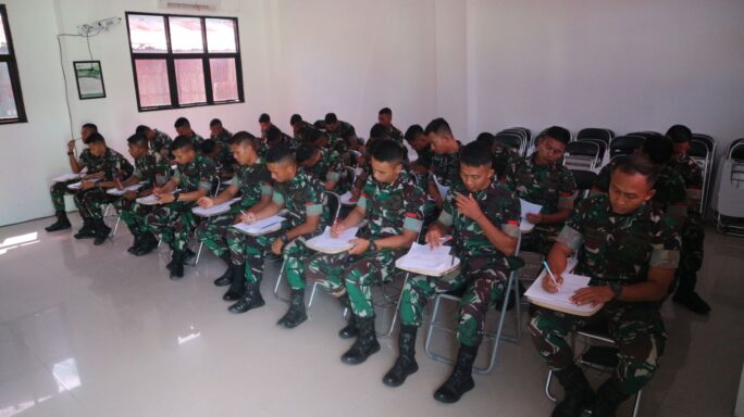 PULUHAN PRAJURIT YONIF 117/KY MENGIKUTI TES KESEHATAN DAN PSIKOLOGI UNTUK SATGAS PAM PULAU TERLUAR