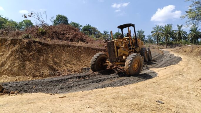 Alat Berat Terus Berpacu Dengan Waktu di TMMD Reguler ke 119 Kodim 0117/Aceh Tamiang.