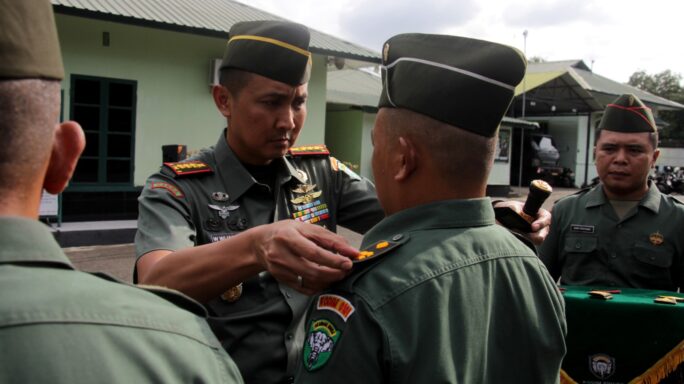 Dandim 0101/Kota Banda Aceh Pimpin Upacara Kenaikan Pangkat 48 orang Personel