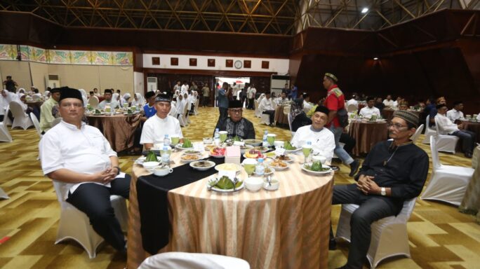 Kasdam IM Bersama PJ. Gubernur Aceh Hadiri Buka Puasa Bersama KONI Aceh.