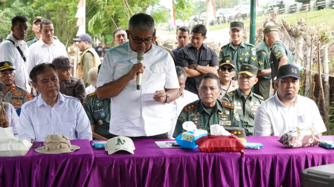 Pangdam IM menghadiri cara Pelaksanaan Gerakan Tanam di Aceh Besar
