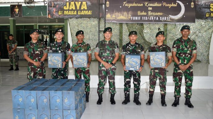Danyonif 113/JS Bagikan Bingkisan Lebaran kepada Prajurit Badak Hitam Yonif 113/JS.