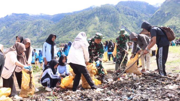 Tuntaskan Sampah Di Danau Lut Tawar Dan Penghijauan Di Wilayah Aceh Tengah.