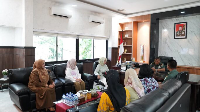 Irdam IM Menerima Audiensi dengan Pengurus Yayasan Kartika Jaya Cabang XIV Iskandar Muda untuk Meningkatkan Kualitas Pendidikan di Aceh