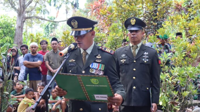 Pasi Pers Kodim 0108/Agara Pimpin Upacara Pemakaman Peltu Purnawirawan Mahyudin Selian Secara Militer.