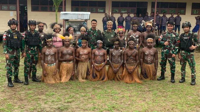 Bangun Motivasi Belajar, Satgas Yonif 116/Garda Samudra Lakukan Binter Di SMPN Jita