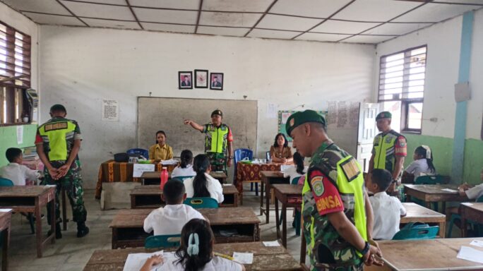 Tanamkan Cinta Tanah Air Babinsa Berikan Materi Wasbang Kepada Siswa SD