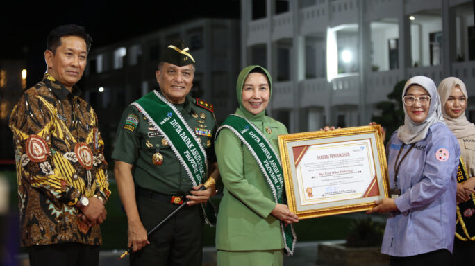 Pangdam IM dan Ny. Eva Niko Fahrizal, resmi dikukuhkan sebagai Bapak dan Bunda Asuh Duta Anak Stunting oleh BKKBN Provinsi Aceh