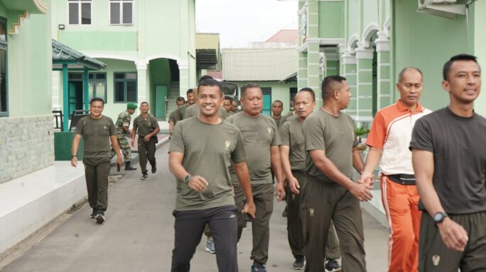 Jaga Kesehatan Dan Kebugaran Tubuh, Dandim 0103/Aceh Utara Olahraga Bersama Anggotanya