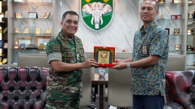 Pangdam IM menerima Audiensi dengan Kepala Balai Prasarana Pemukiman Wilayah Aceh (BPPWA) Kementerian PUPR dan Waskita