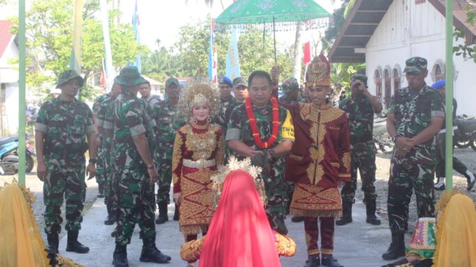 Tim Wasep TMMD Tinjau pengobatan yang dilakukan TIM KB Kes Nagan Raya