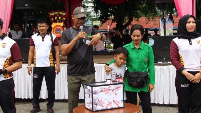 TNI – POLRI Kompak Jalan Santai dan Senam Bersama Meriahkan HuT Polres Agara Ke – 78.