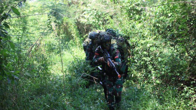 Prajurit Yonarhanud 5/CSBY Tingkatkan Kemampuan Tempur Lewat Latihan Taktis Tingkat Gunung Hutan